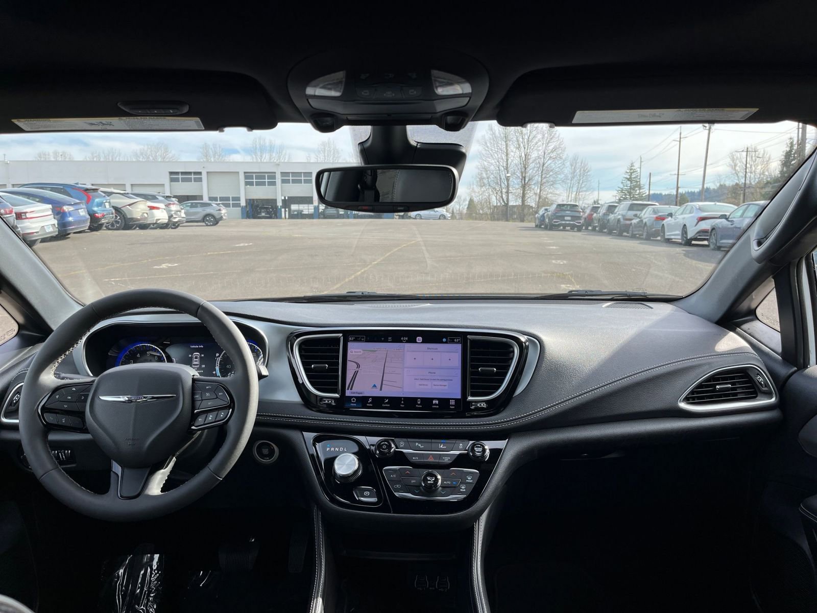 Used 2025 Chrysler Pacifica Limited image 38