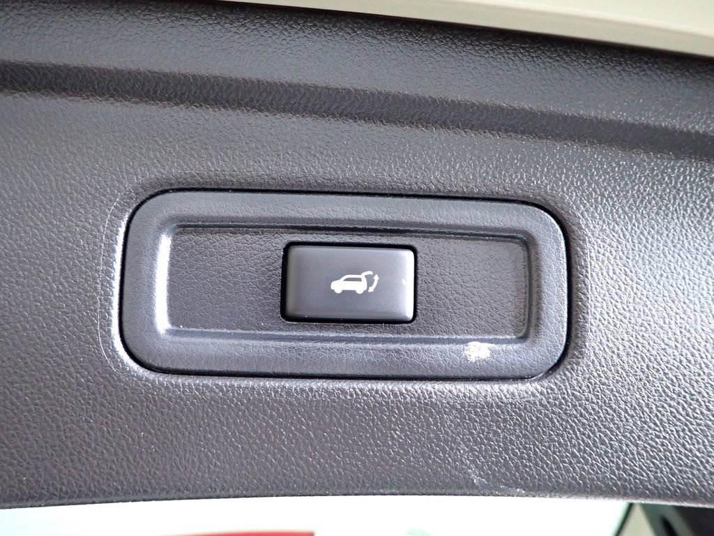 Used 2017 INFINITI QX70 AWD w/ Premium Package image 16