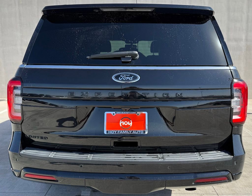 Used 2023 Ford Expedition Limited image 4