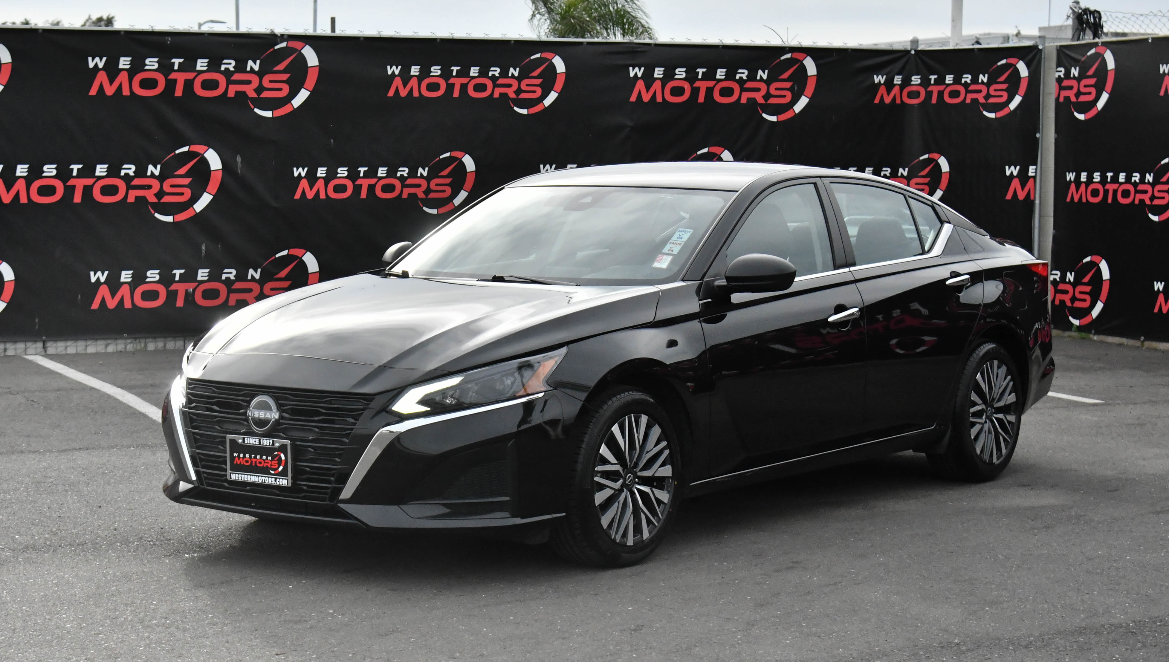 Used 2024 Nissan Altima 2.5 SV image 3