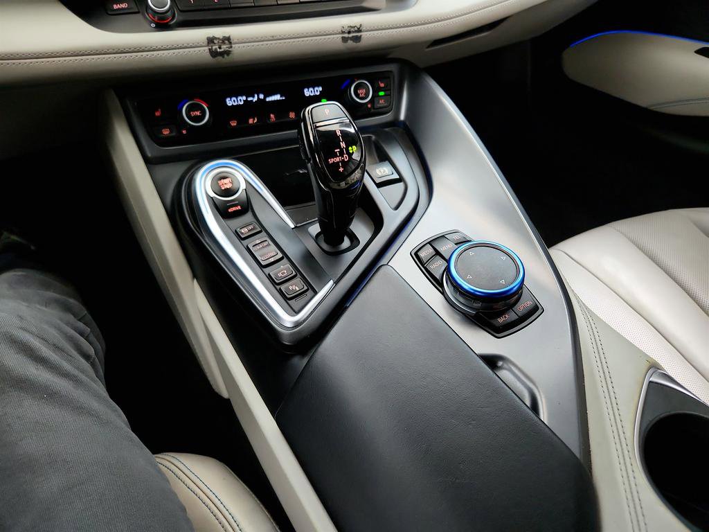 Used 2015 BMW i8 AWD/4WD image 17
