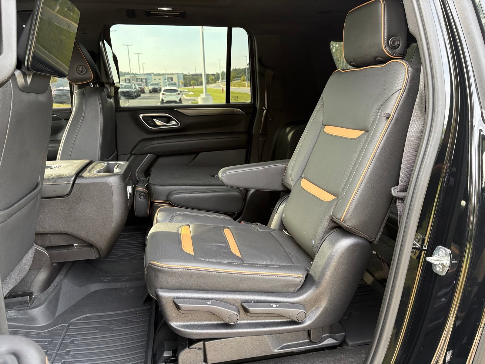 Used 2021 GMC Yukon XL AT4 w/ AT4 Premium Plus Package AWD/4WD image 35