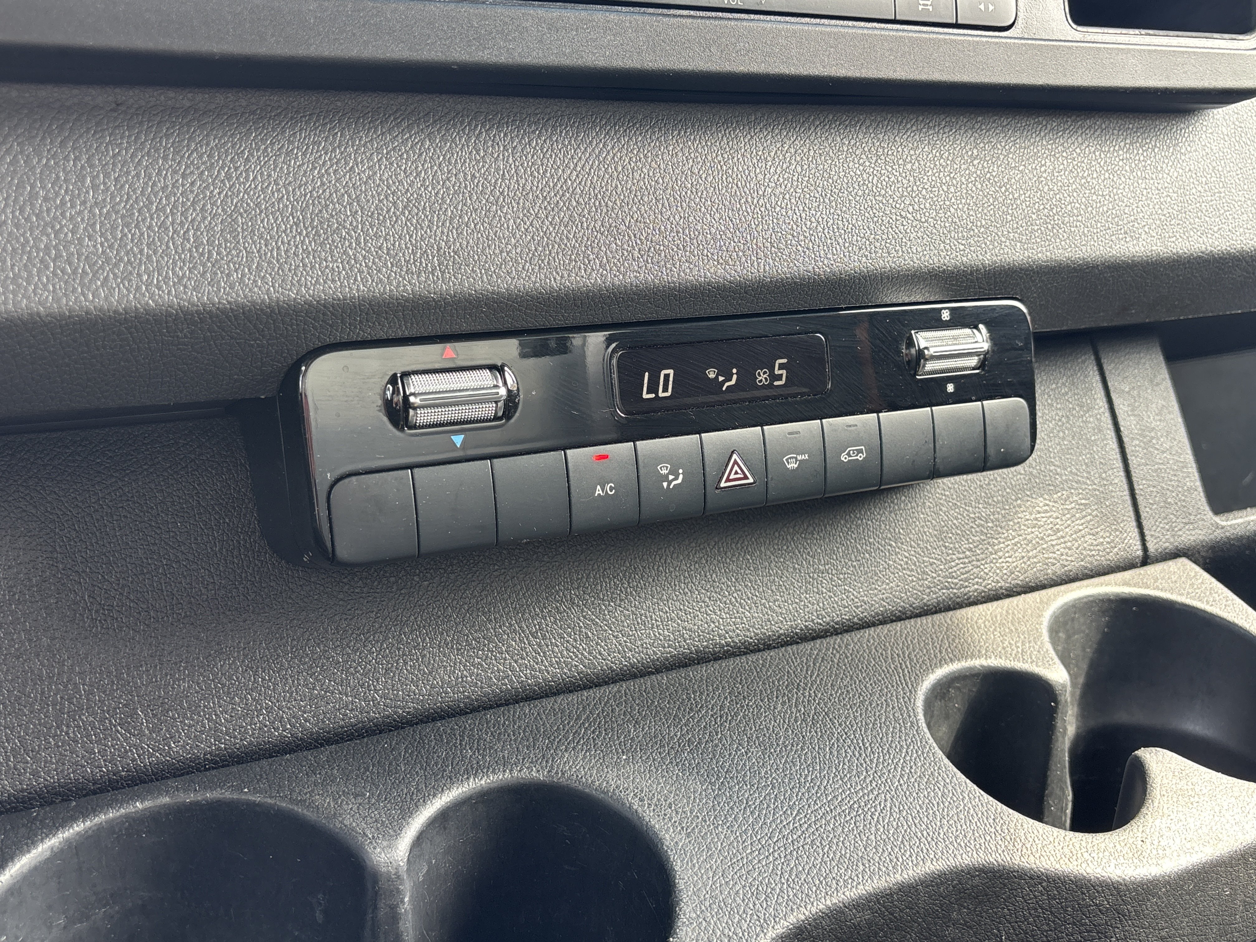 Used 2021 Mercedes-Benz Sprinter 2500 w/ Acoustic Package image 17