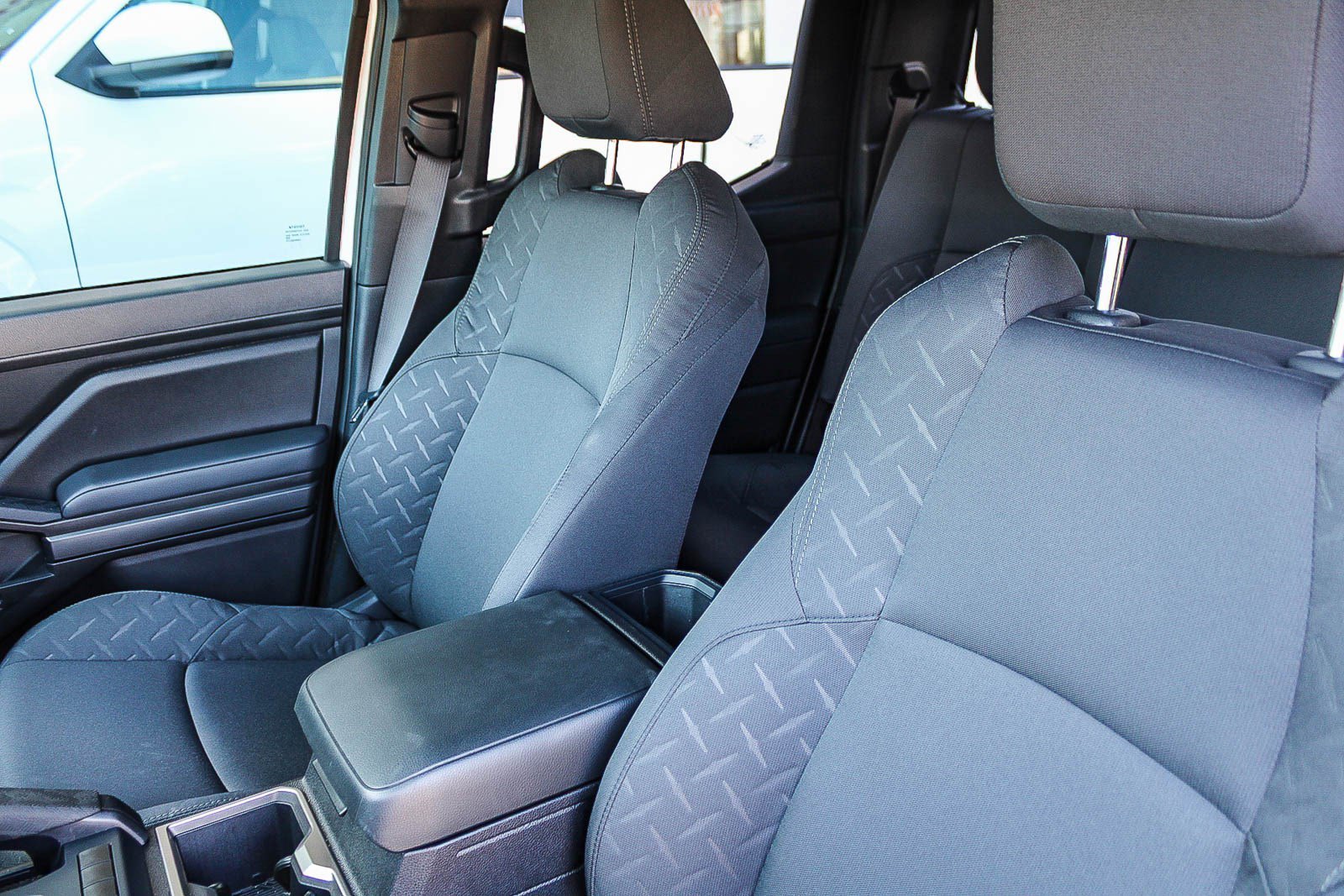 Used 2025 Toyota Tacoma SR5 AWD/4WD image 15