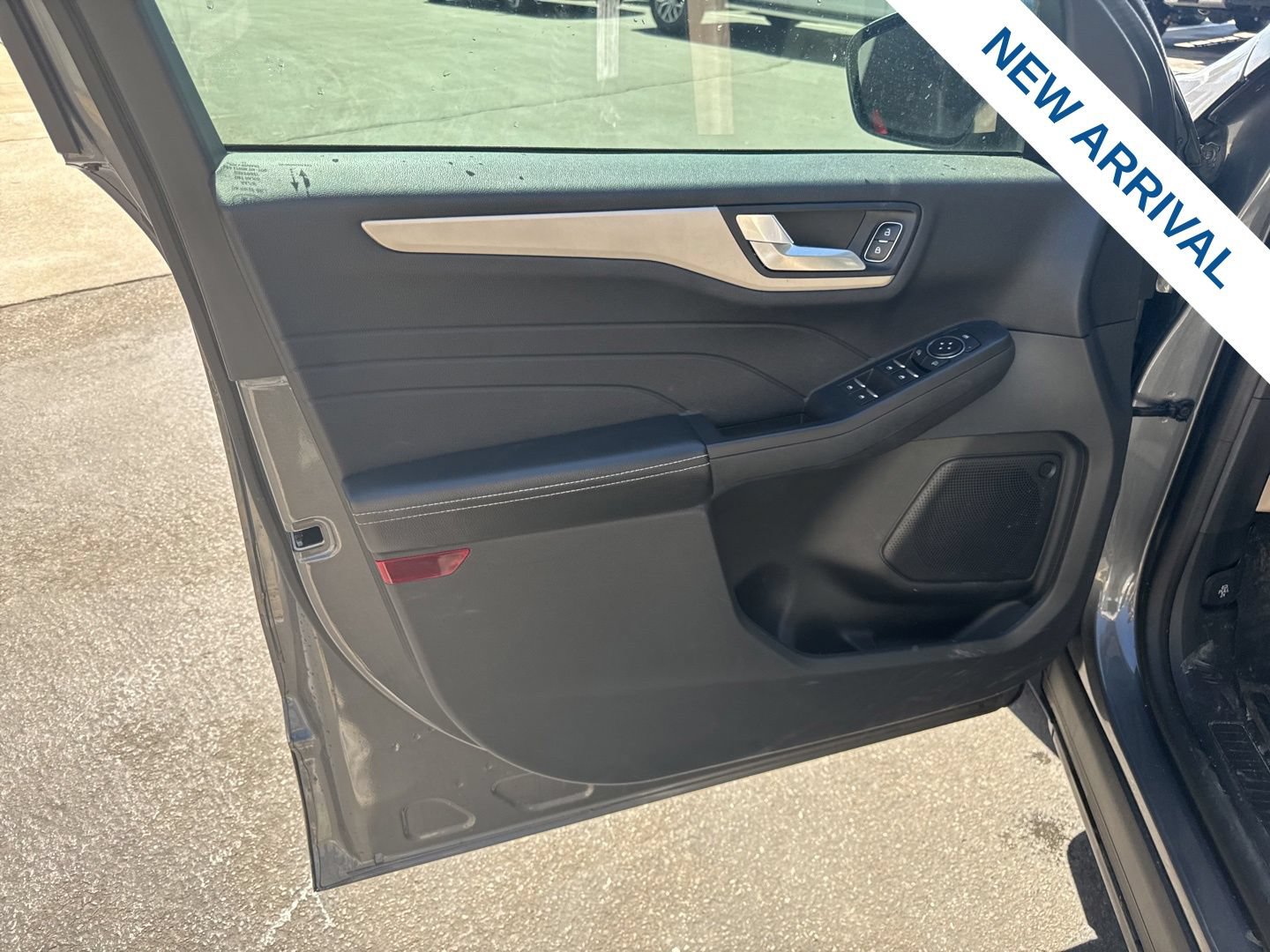 Used 2021 Ford Escape SE FWD image 17