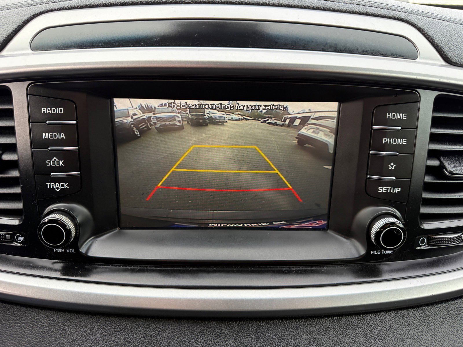 Used 2019 Kia Sorento S image 26