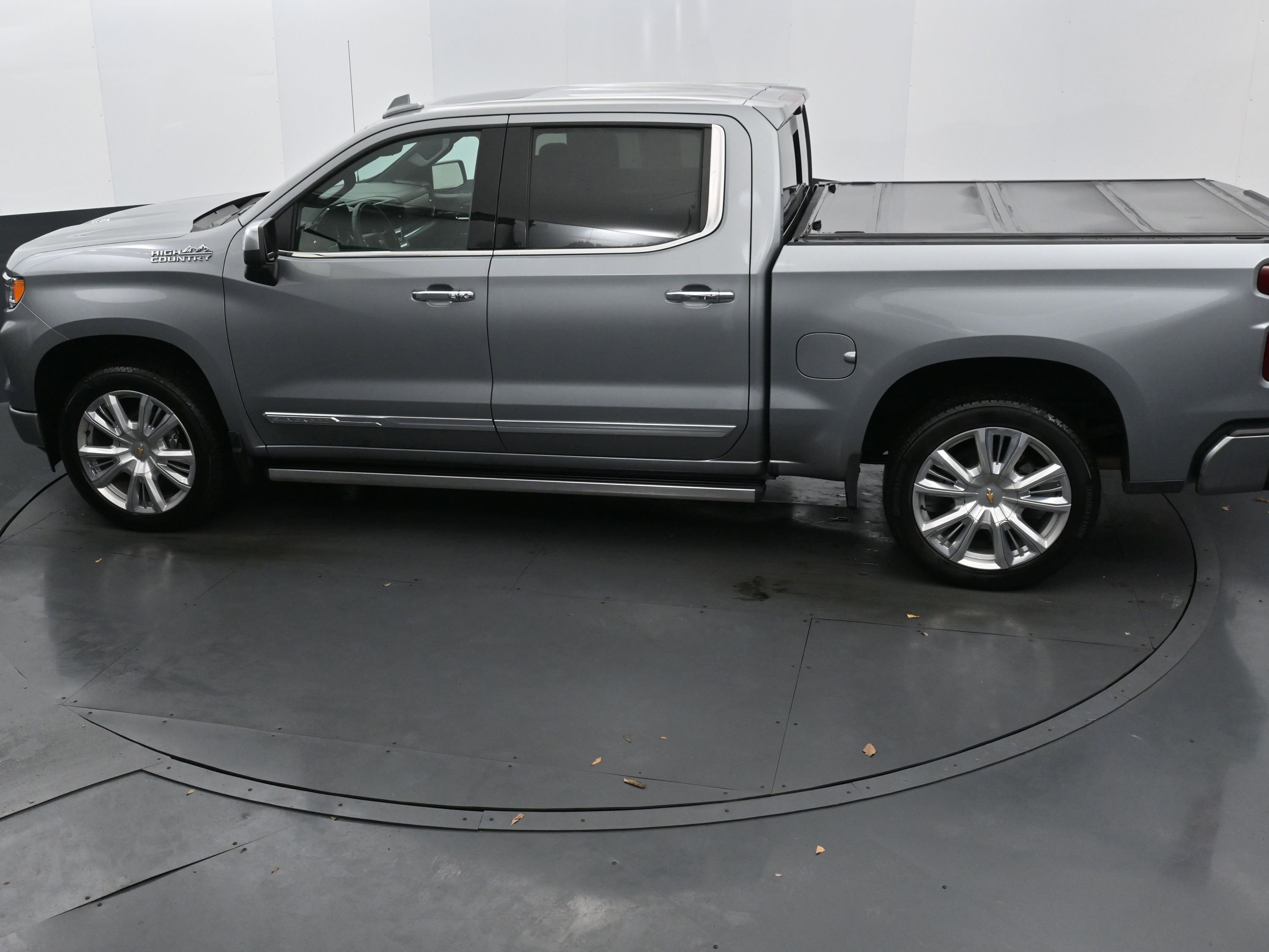 Used 2024 Chevrolet Silverado 1500 High Country AWD/4WD image 28