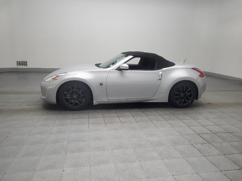 Used 2016 Nissan 370Z Roadster RWD image 2