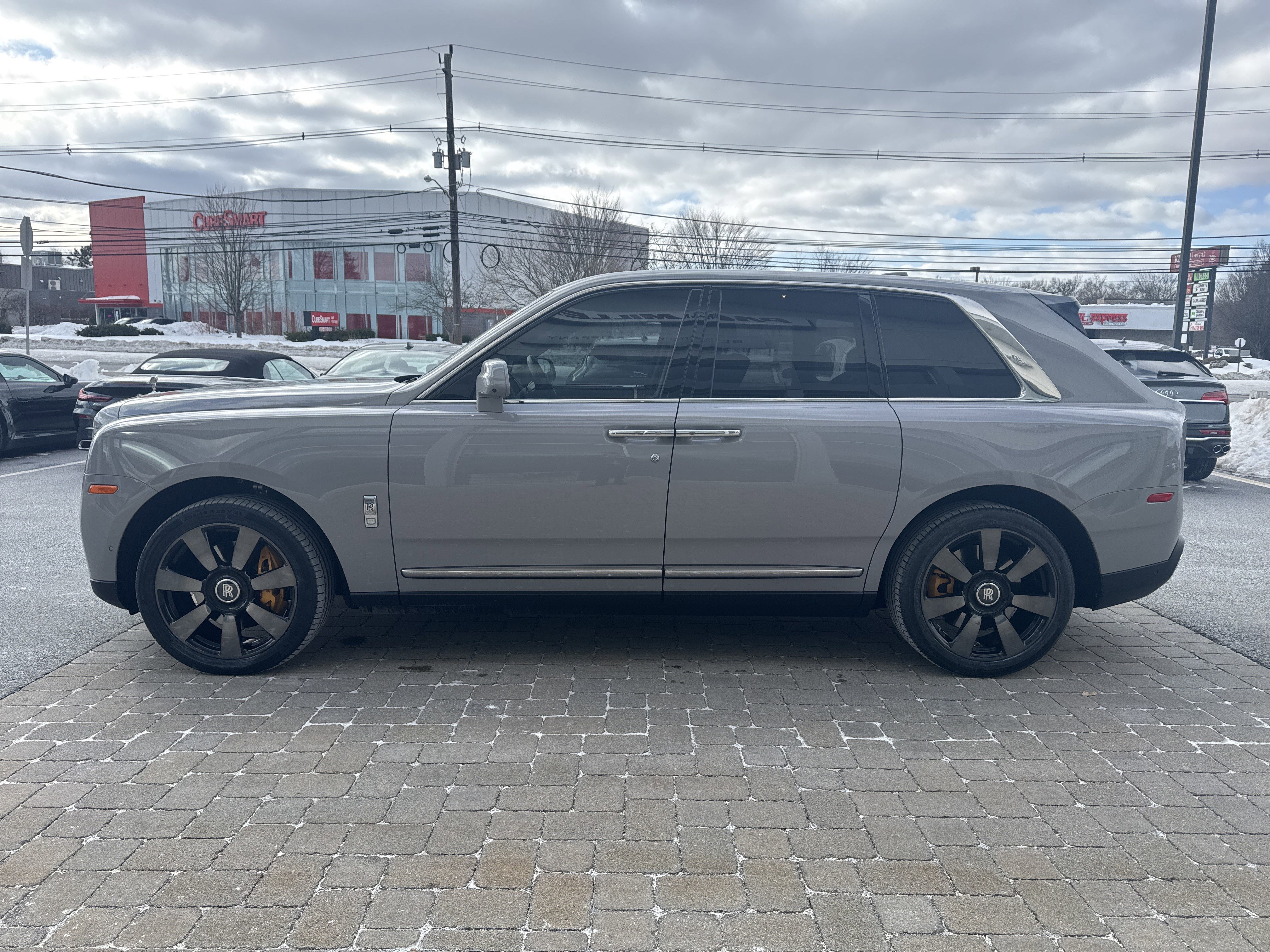 Used 2024 Rolls-Royce Cullinan w/ Interior Detailing Package image 5