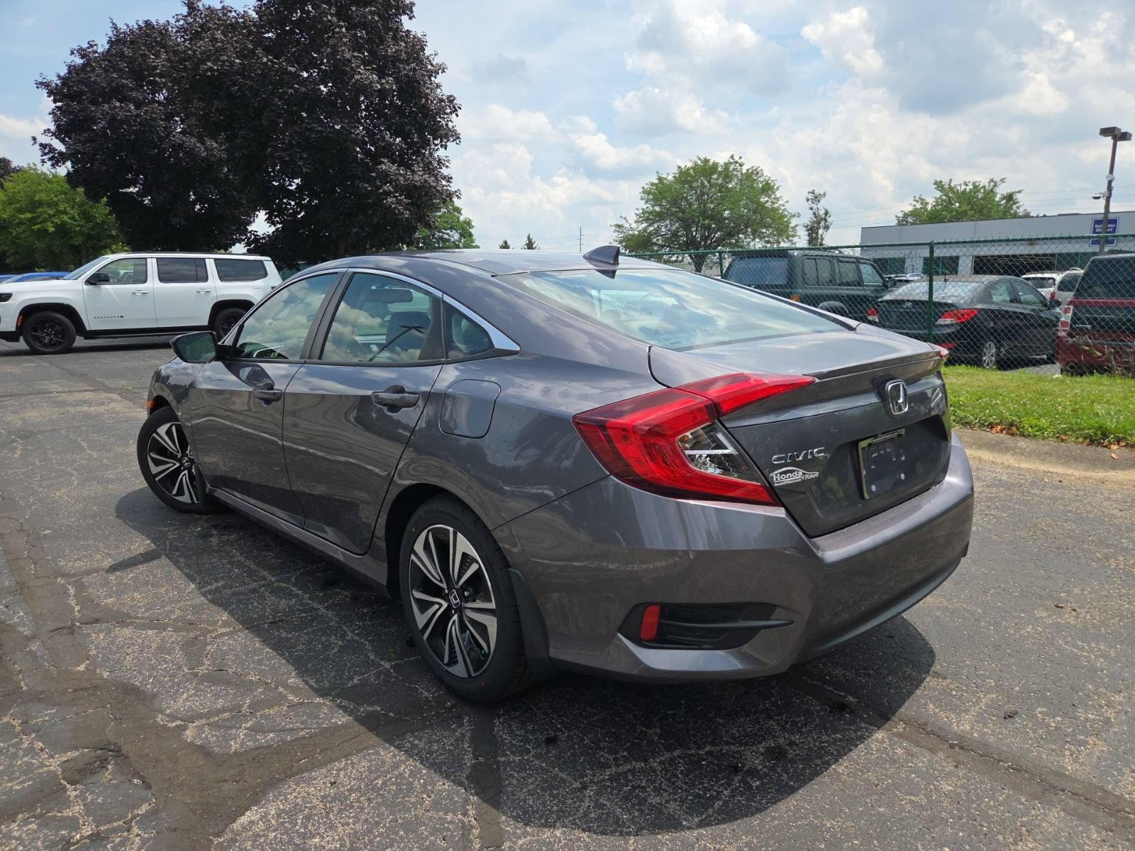 Used 2017 Honda Civic EX-L image 9