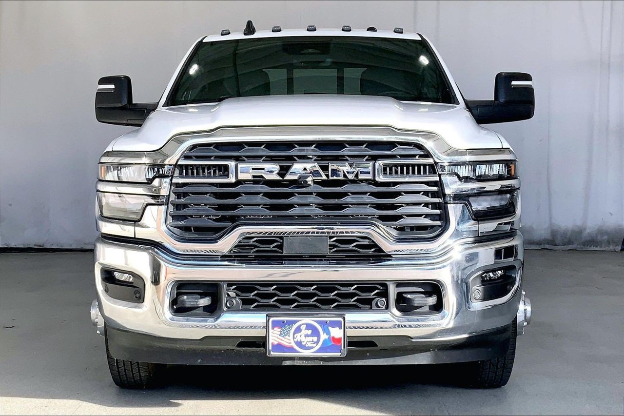 Used 2026 RAM 3500 Tradesman AWD/4WD image 2