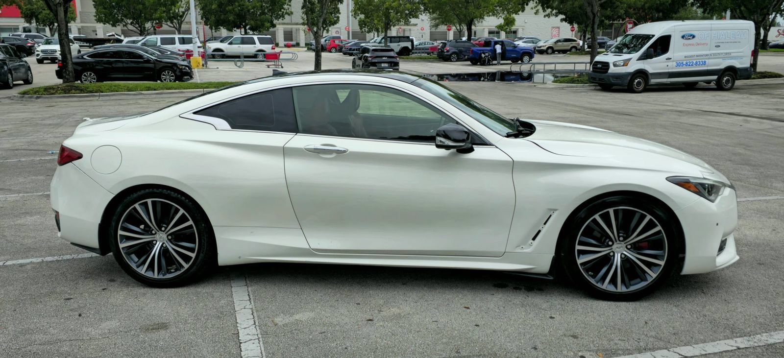 Used 2017 INFINITI Q60 3.0t w/ Premium Plus Package 3.0T RWD image 3