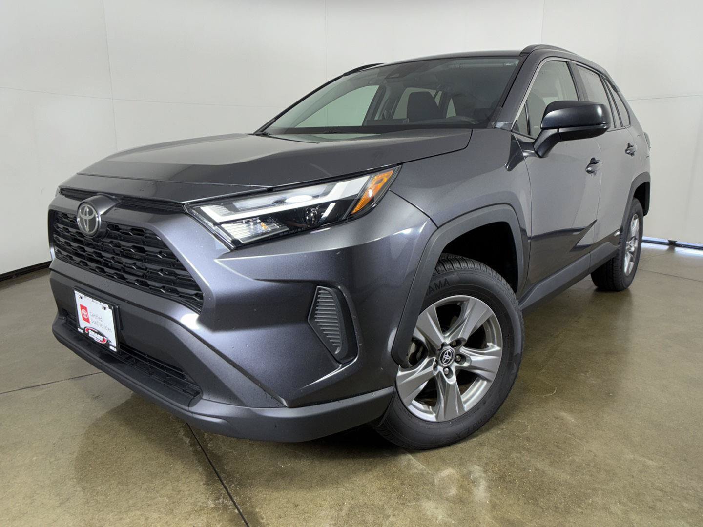 Used 2025 Toyota RAV4 LE AWD/4WD image 1