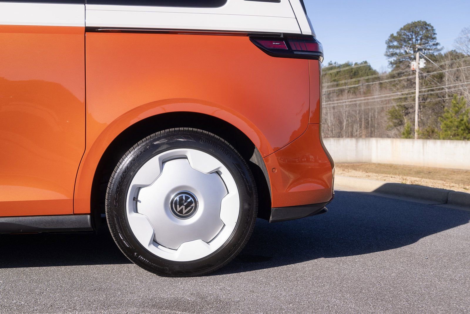 Used 2025 Volkswagen ID. Buzz 1st Edition image 12