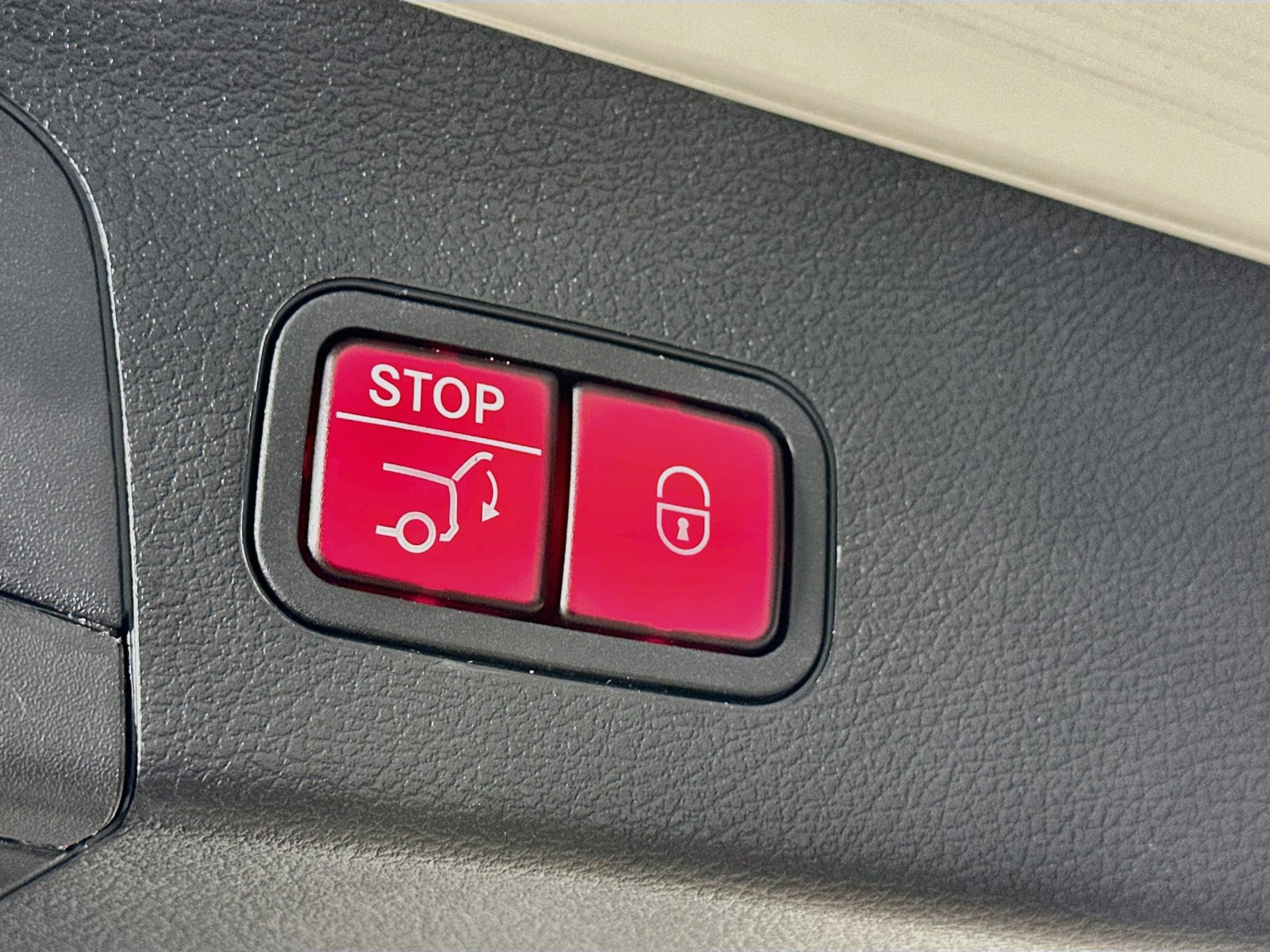 Used 2022 Mercedes-Benz GLS 450 4MATIC image 41