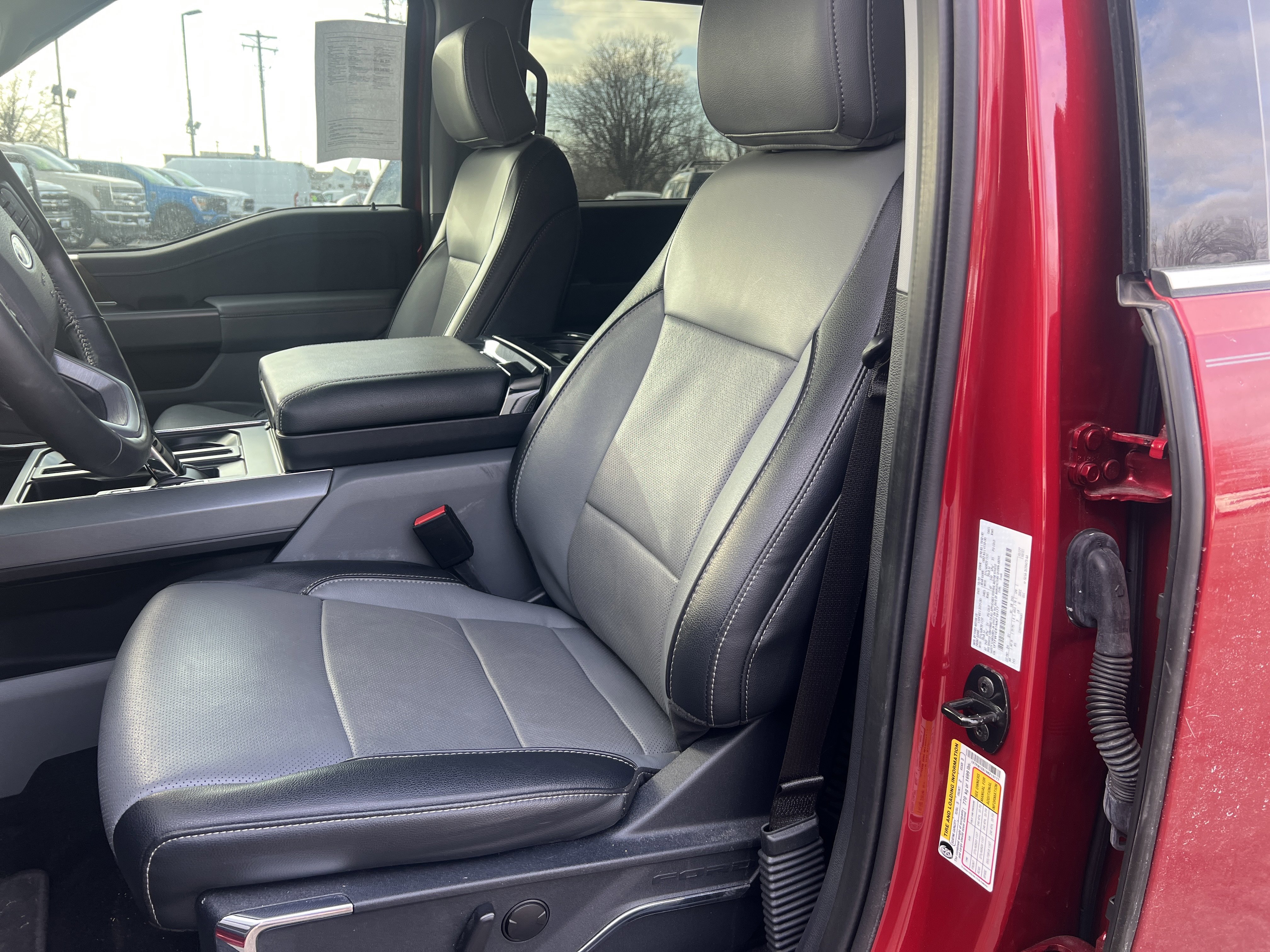 Used 2022 Ford F150 Lariat w/ Max Trailer Tow Package image 9