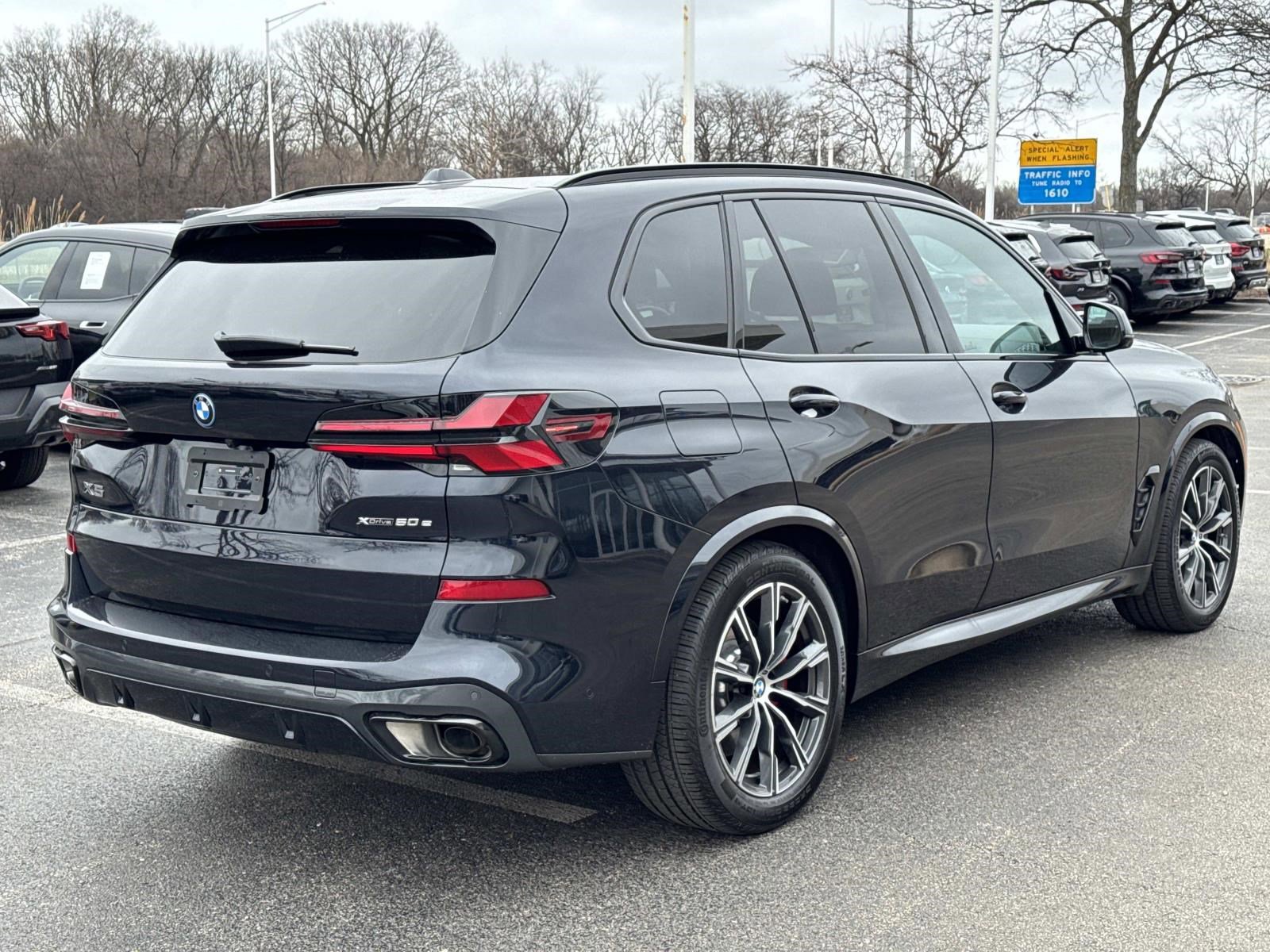 Certified 2026 BMW X5 xDrive50e w/ M Sport Package image 5