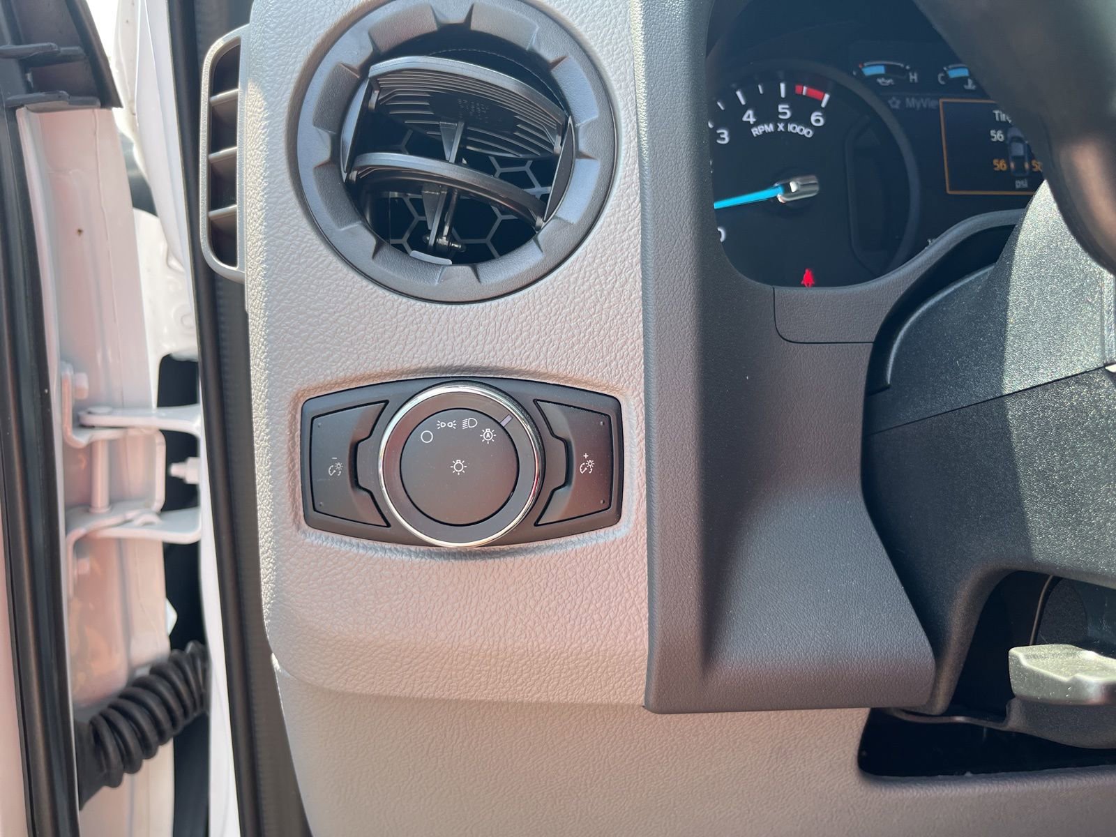 New 2026 Ford E-350 and Econoline 350 Super Duty w/ Power Equipment Group image 13