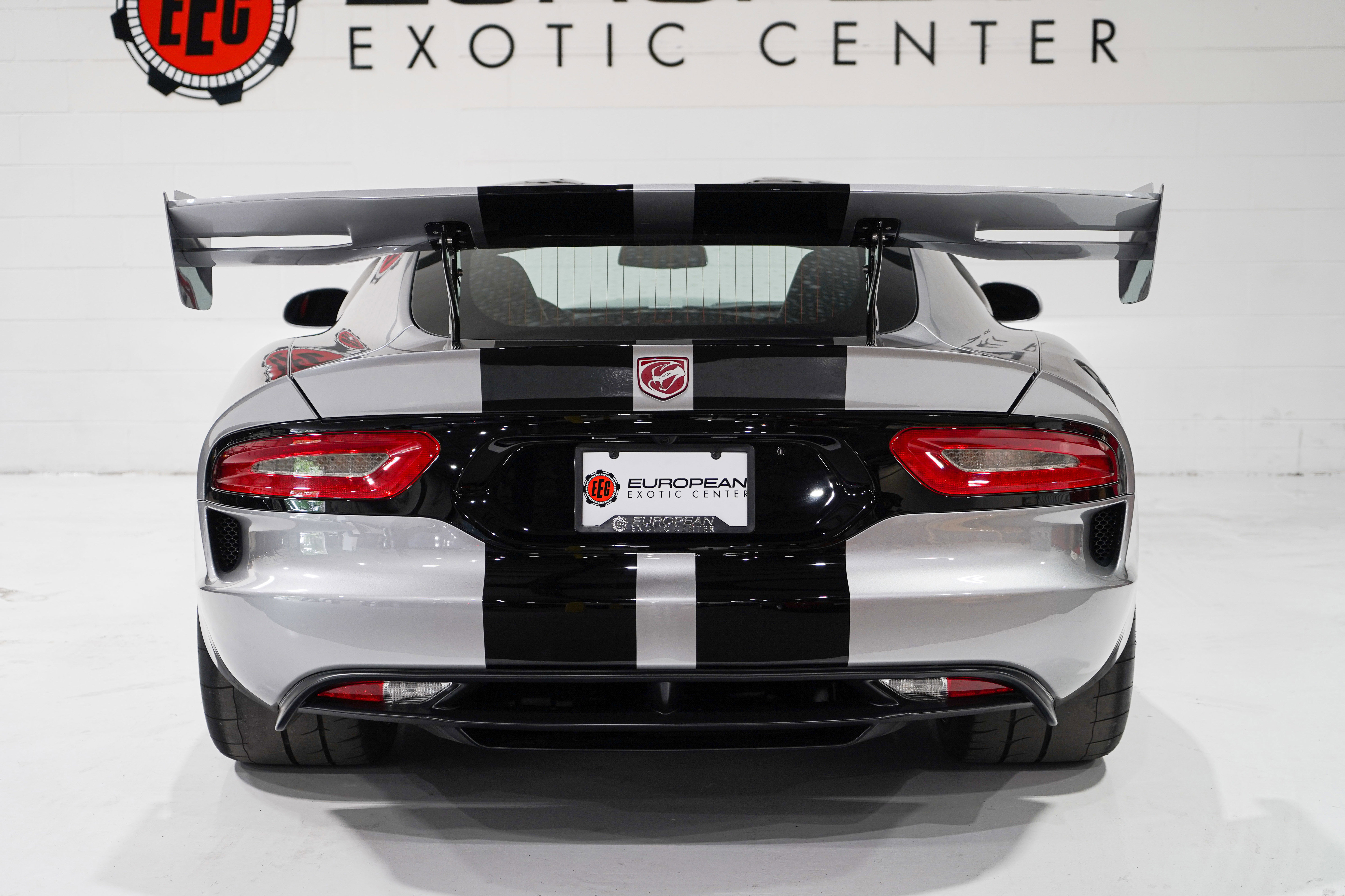 Used 2016 Dodge Viper ACR RWD image 3