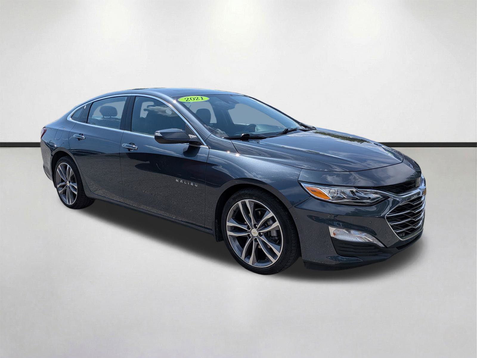 Used 2021 Chevrolet Malibu Premier FWD image 2