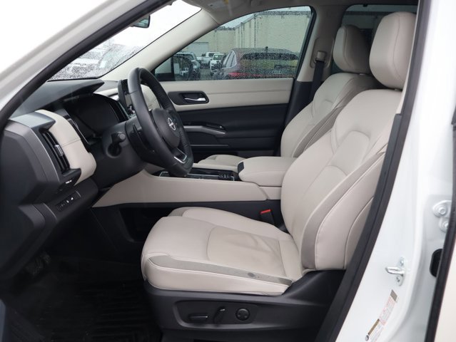 Used 2024 Nissan Pathfinder SL image 22