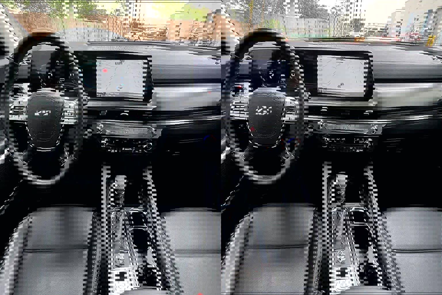 Used 2025 Kia Telluride LX image 14