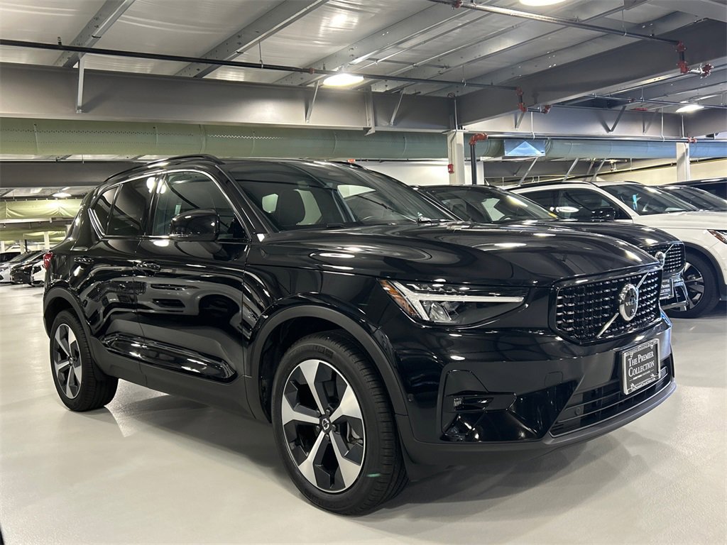 Certified 2025 Volvo XC40 B5 Plus