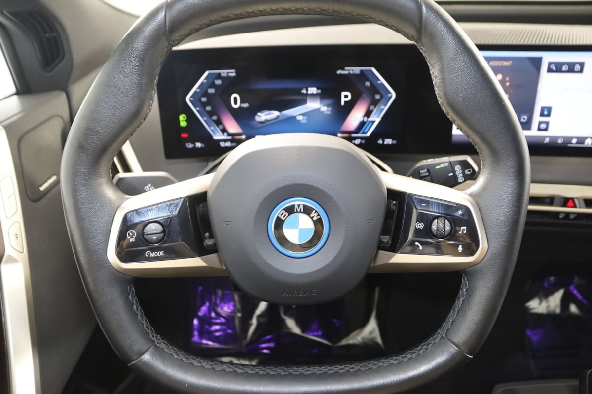 Used 2024 BMW iX xDrive50 w/ Convenience Package AWD/4WD image 39
