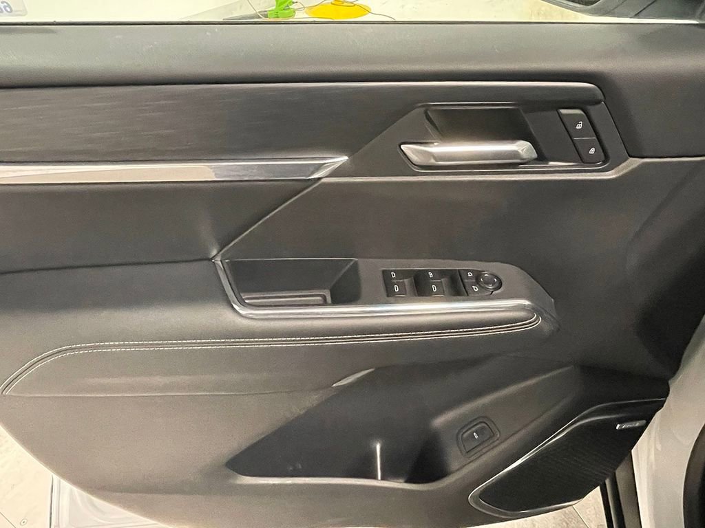 Used 2025 GMC Acadia Elevation image 19