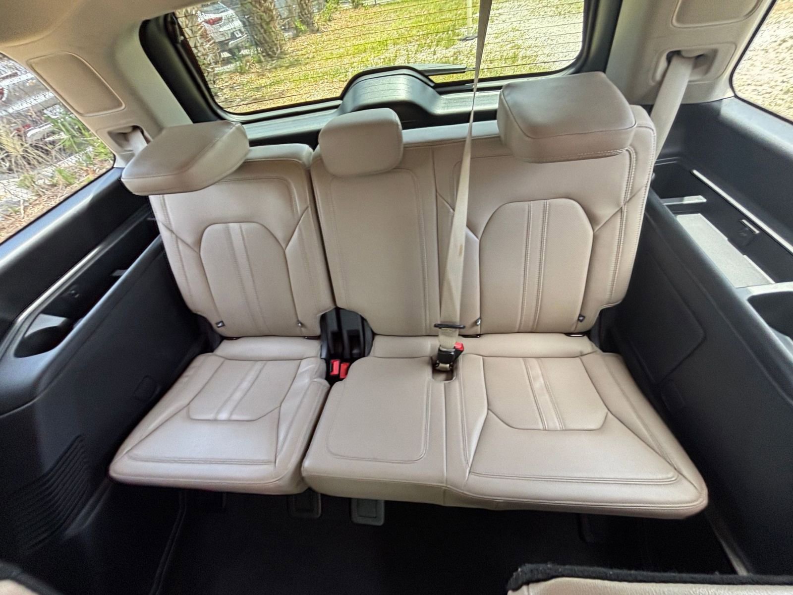 Used 2024 Ford Expedition Limited RWD image 33