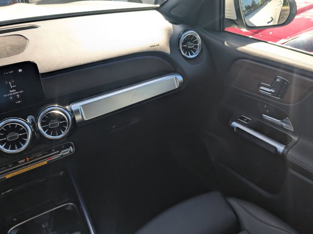 Certified 2023 Mercedes-Benz EQB 250+ w/ Exclusive Package image 5