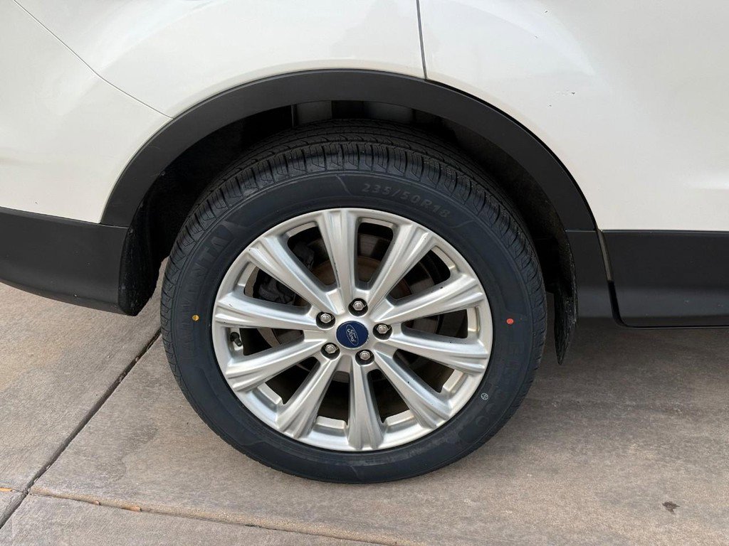 Used 2017 Ford Escape Titanium image 6