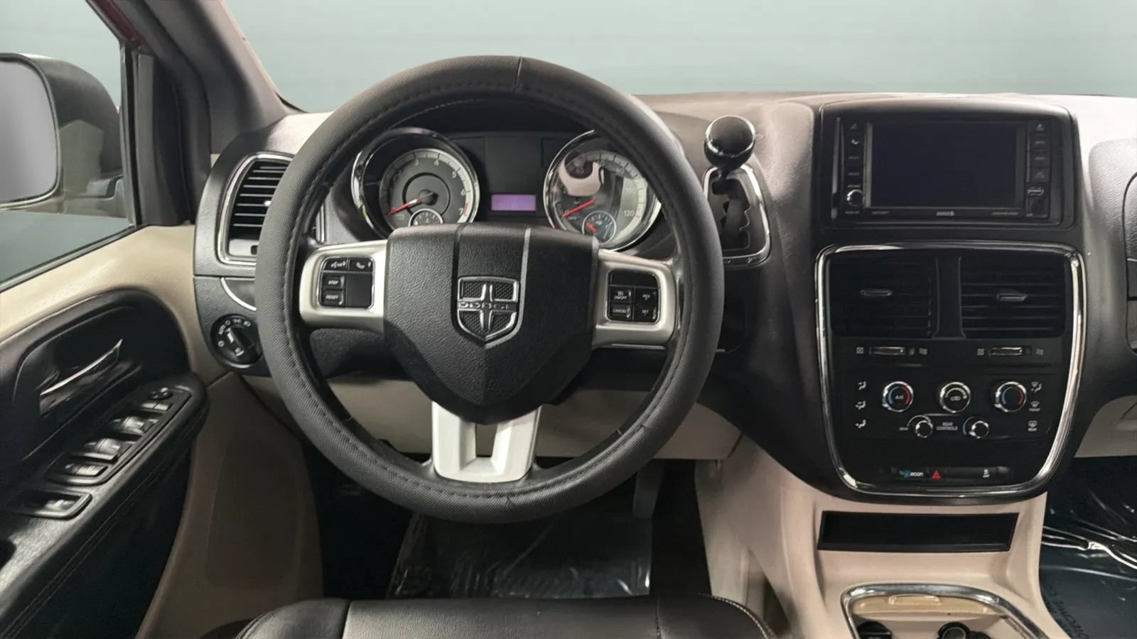 Used 2018 Dodge Grand Caravan SXT FWD image 10