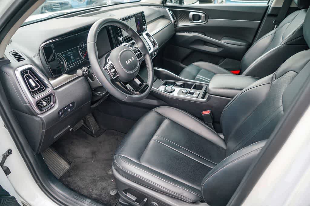 Certified 2023 Kia Sorento EX w/ Panoramic Sunroof Package FWD image 16