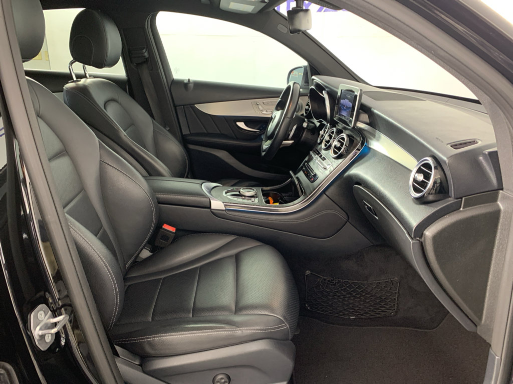 Used 2019 Mercedes-Benz GLC 300 4MATIC Coupe image 44