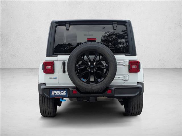 Used 2023 Jeep Wrangler Unlimited Sahara w/ Cold Weather Group AWD/4WD image 7