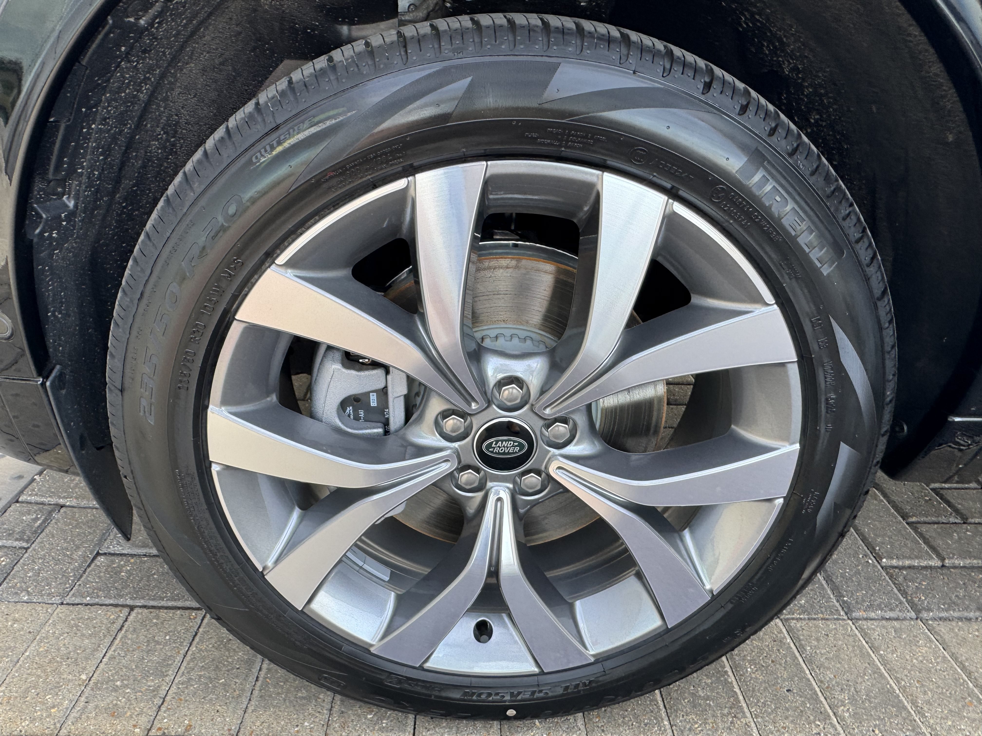 New 2026 Land Rover Discovery Sport Landmark AWD/4WD image 9