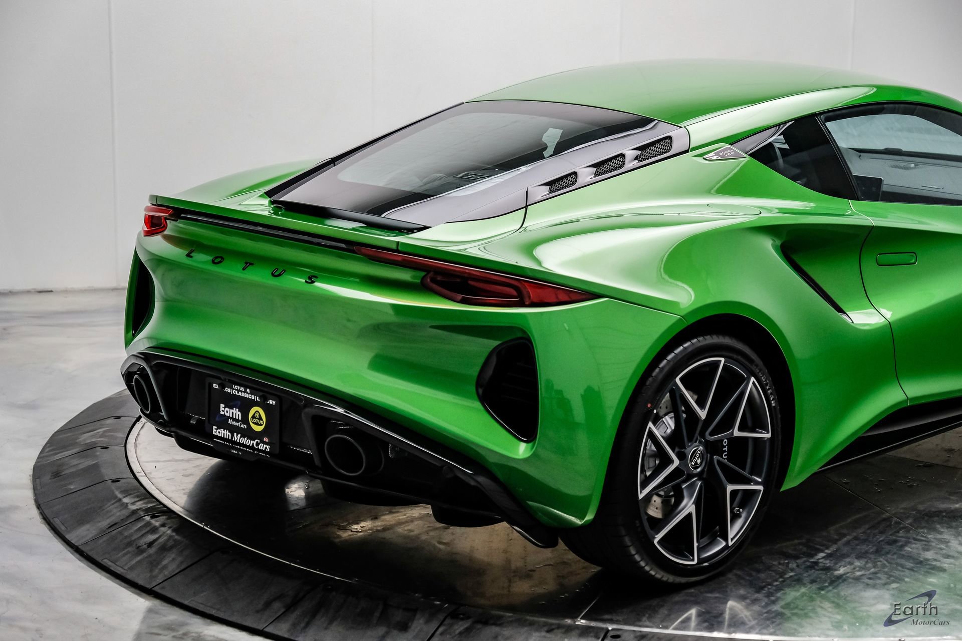 New 2026 Lotus Emira V6 SE RWD image 21