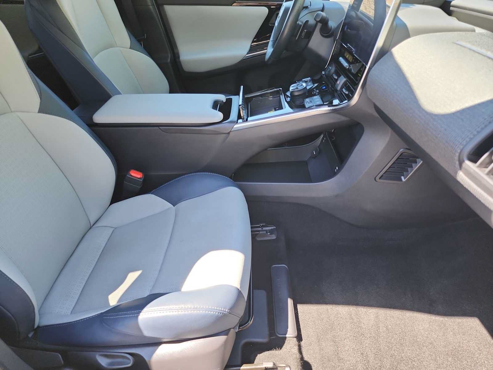 Used 2023 Subaru Solterra AWD image 17