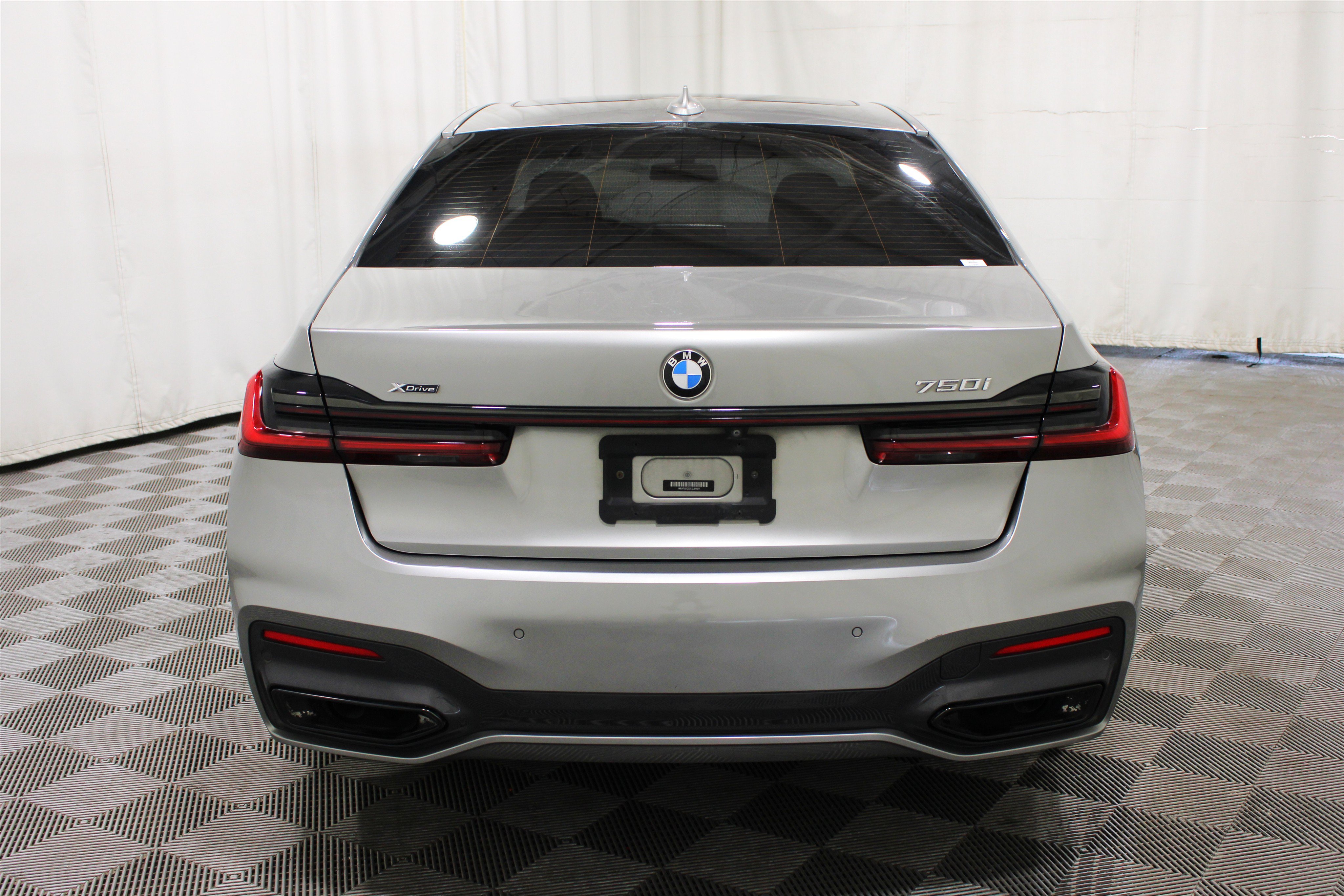 Used 2020 BMW 750i xDrive w/ Executive Package AWD/4WD image 36