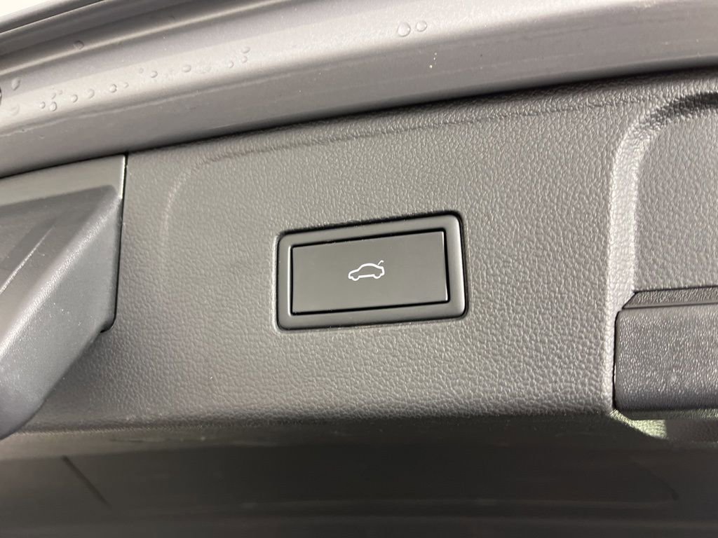 Used 2024 Volkswagen Atlas SE image 12