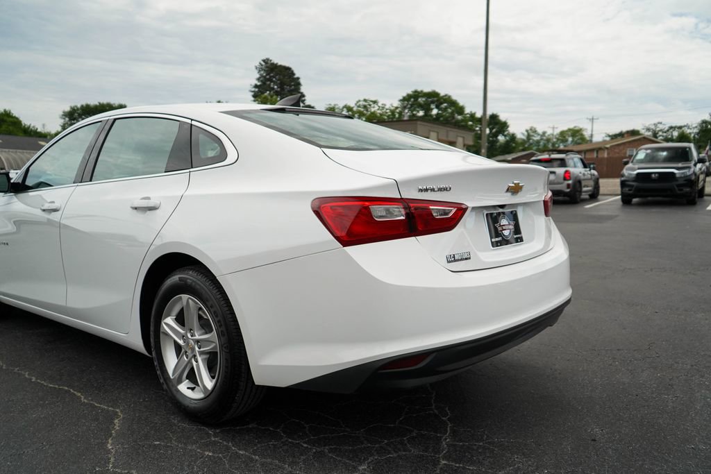 Used 2022 Chevrolet Malibu LS FWD image 19