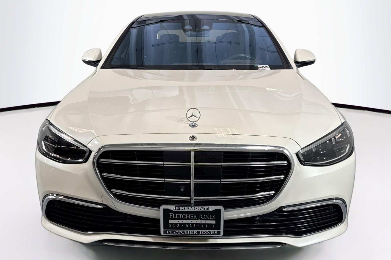 Used 2023 Mercedes-Benz S 580 4MATIC Sedan image 2