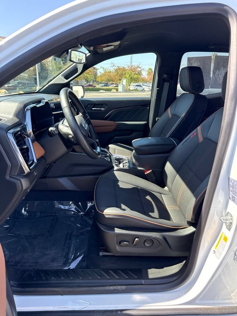 Used 2025 GMC Canyon AT4 AWD/4WD image 7