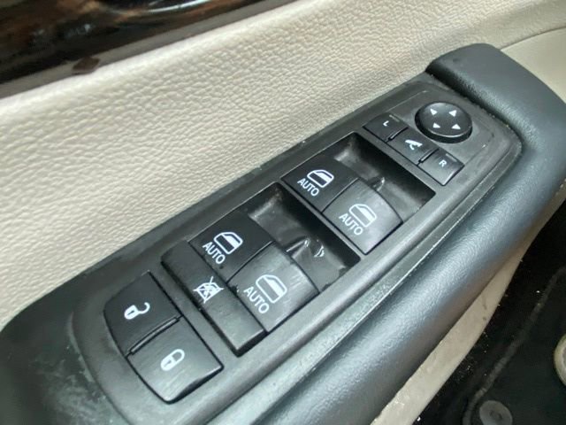 Used 2023 Chrysler Pacifica Limited image 18