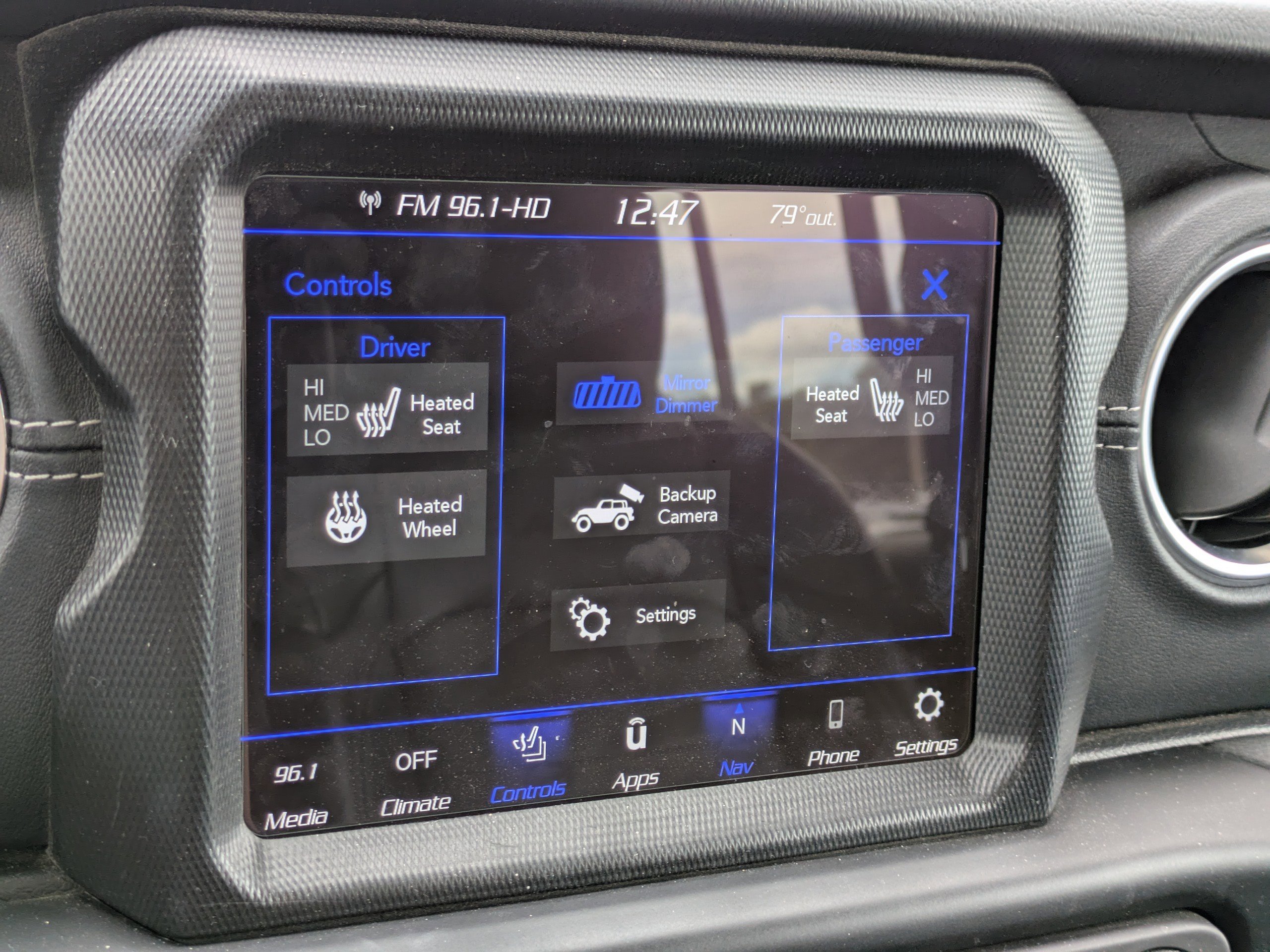 Certified 2022 Jeep Wrangler Unlimited Sahara w/ Dual Top Group image 27