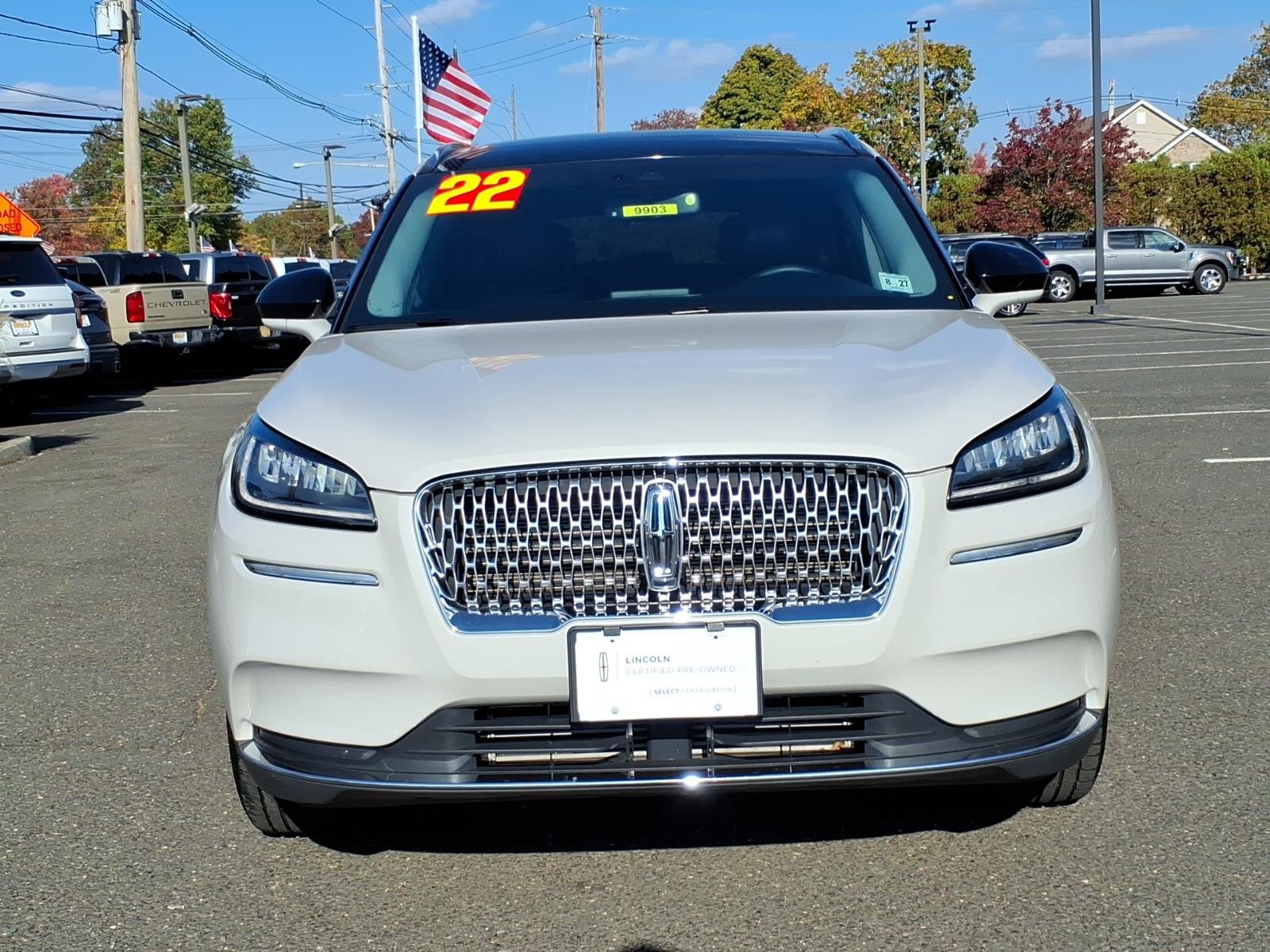 Used 2022 Lincoln Corsair AWD w/ Premium Package image 2