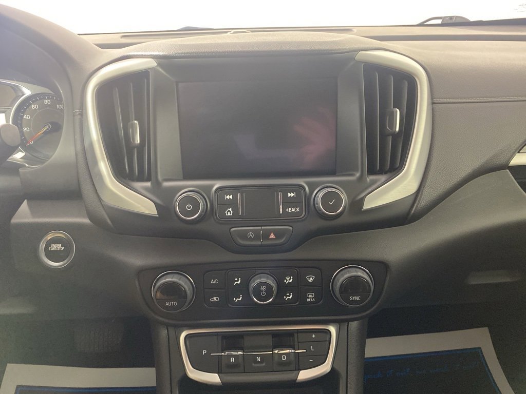 Used 2024 GMC Terrain SLT image 17