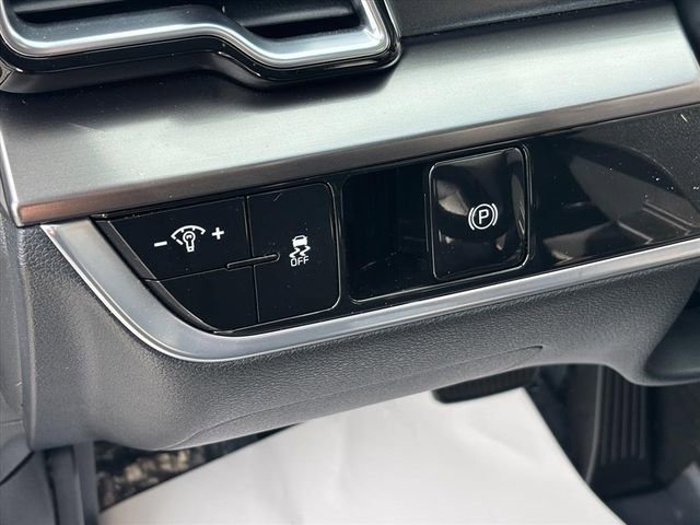 Used 2025 Kia Sportage EX image 8