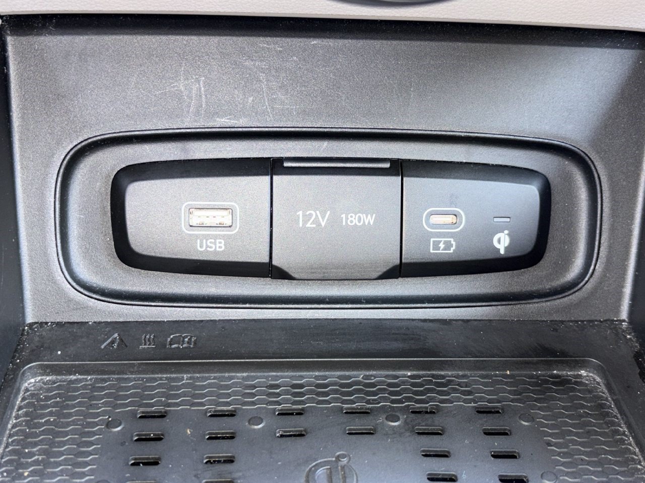 Used 2026 Hyundai Venue SEL FWD image 6
